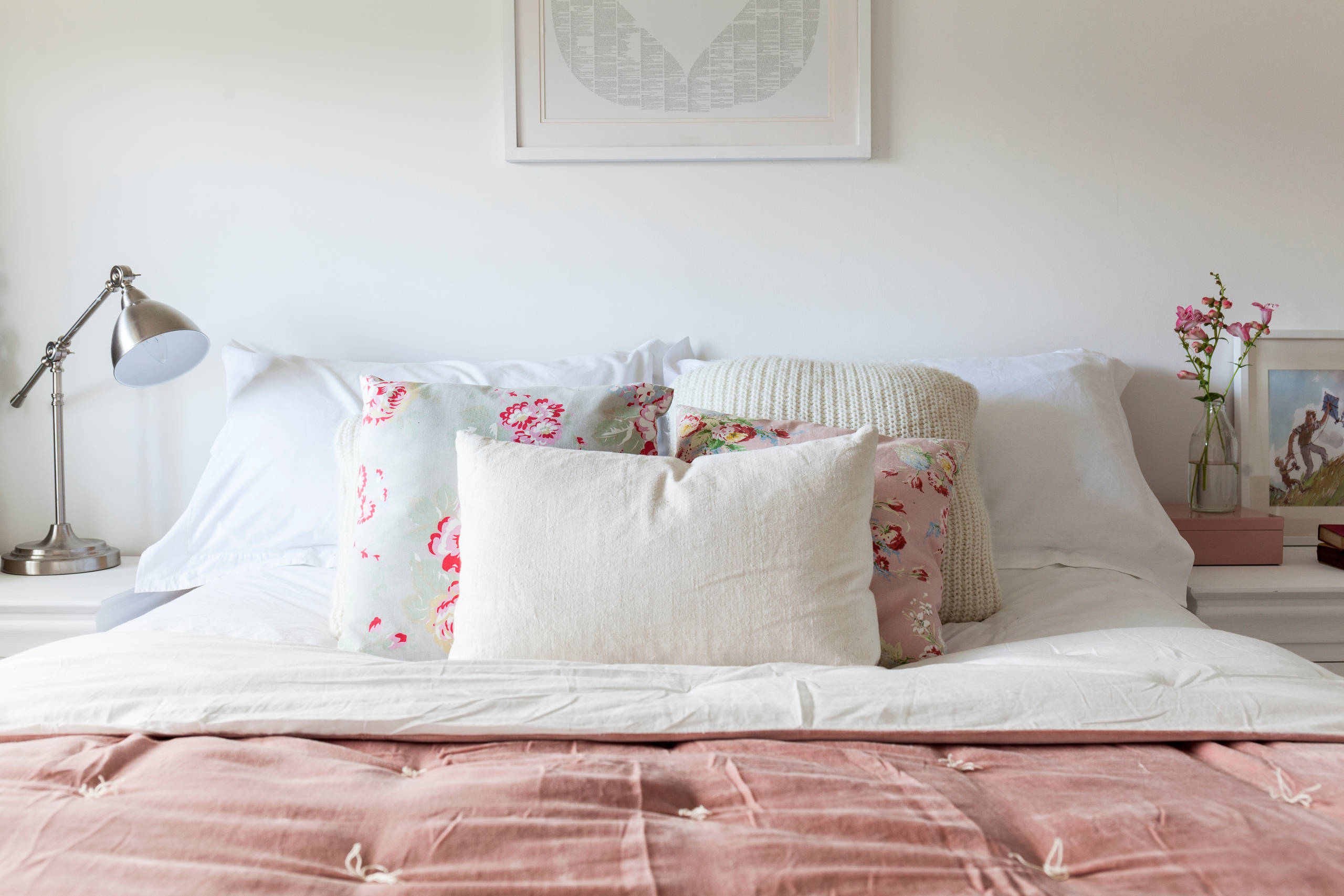 Simple pink bedroom deals