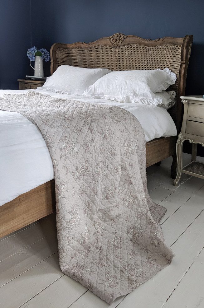 Bedroom - traditional bedroom idea in Sussex