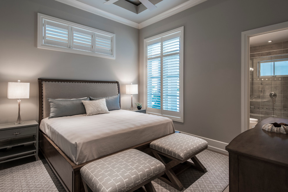 Foto de habitación de invitados tradicional renovada de tamaño medio con paredes grises