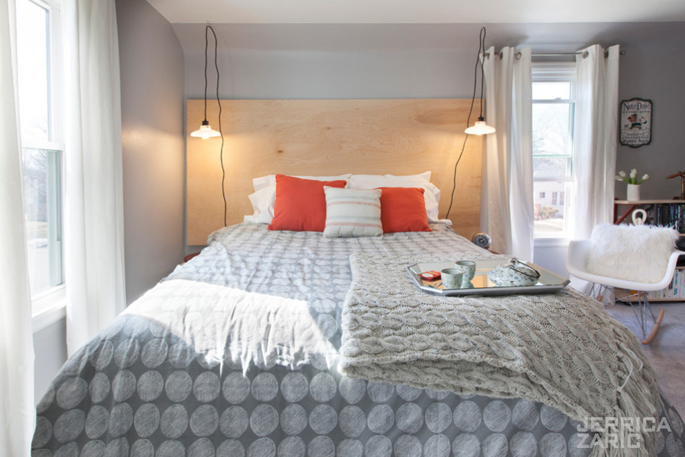 中くらいなコンテンポラリースタイルのおしゃれな客用寝室 (青い壁、カーペット敷き、暖炉なし) のレイアウト