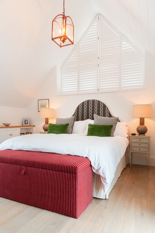 This is an example of a rural bedroom in Oxfordshire.