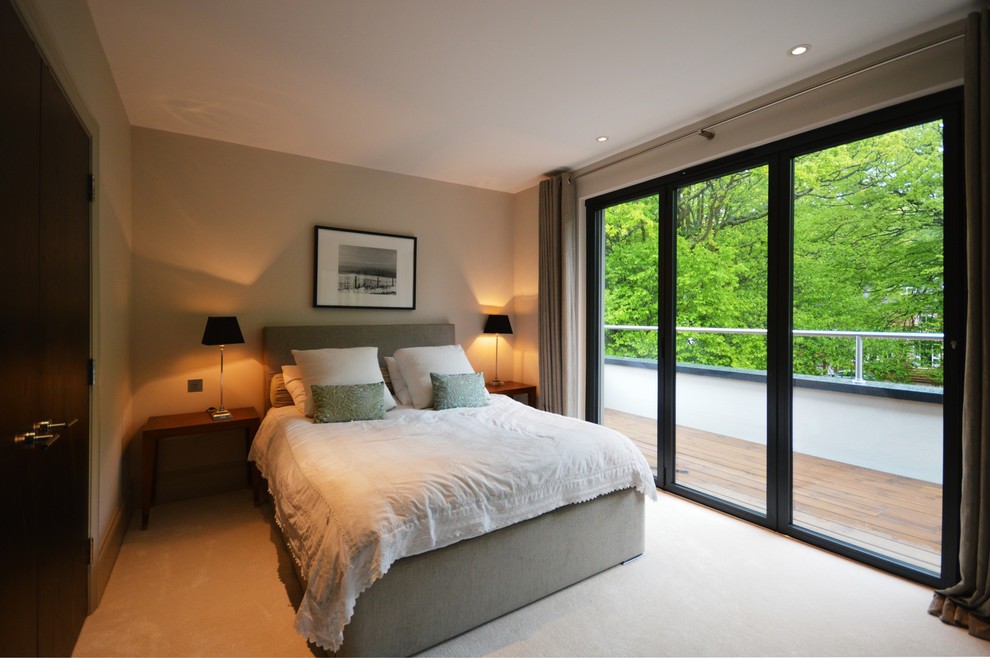 Modernes Schlafzimmer in Buckinghamshire