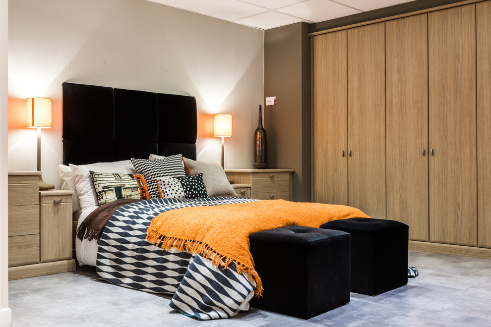 Hammonds Libretto Fitted Wardrobe in Aragon Oak Contemporáneo