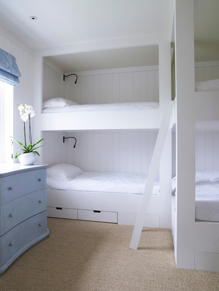 Bedroom - traditional bedroom idea in London
