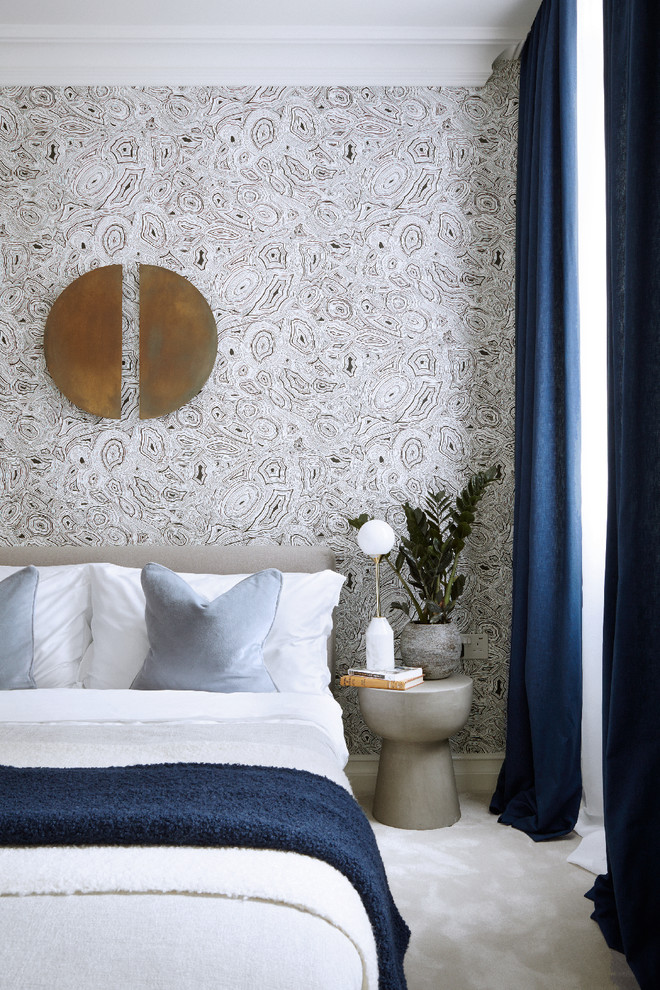 Diseño de habitación de invitados actual de tamaño medio sin chimenea con paredes blancas, moqueta y suelo gris