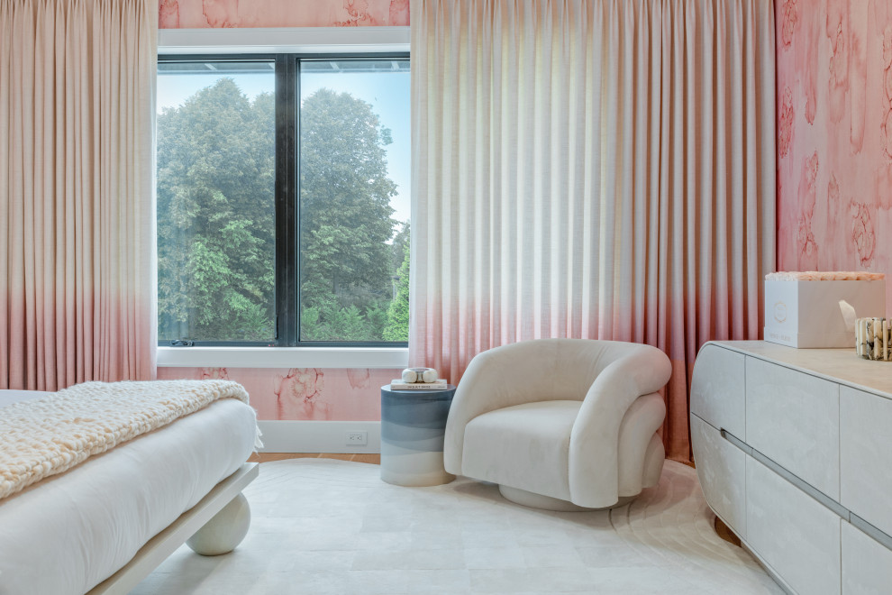 Idee per una camera da letto contemporanea con pareti rosa e carta da parati
