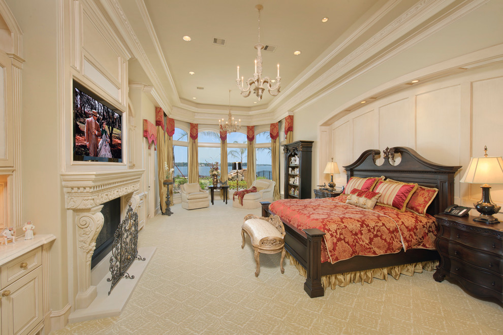 ヒューストンにある地中海スタイルのおしゃれな寝室のインテリア