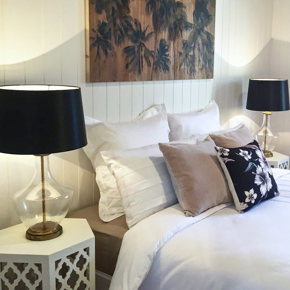 Bedroom - mid-sized transitional guest medium tone wood floor bedroom idea in Brisbane with beige walls