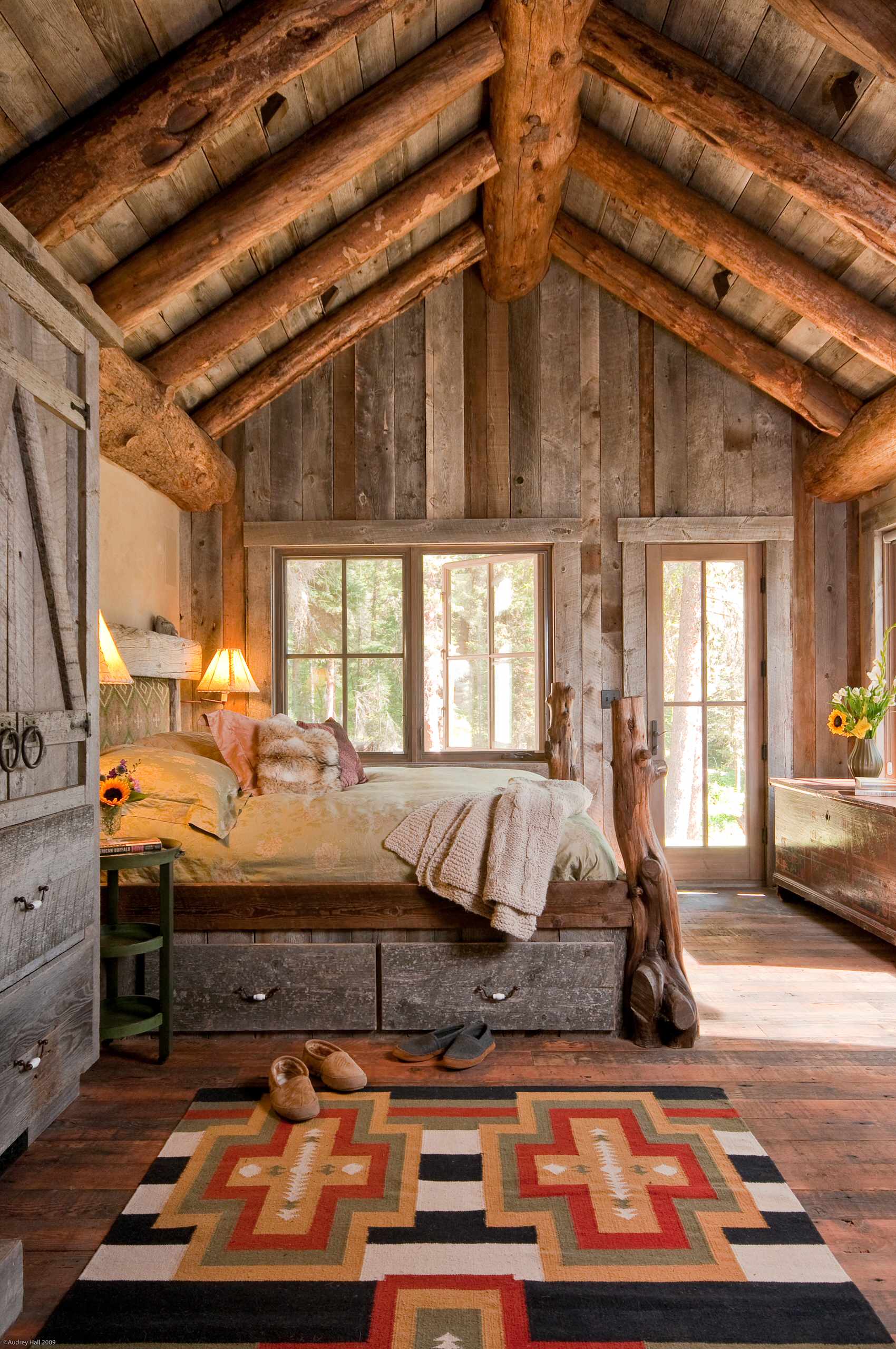 Rustic Cabin Interior - Photos & Ideas