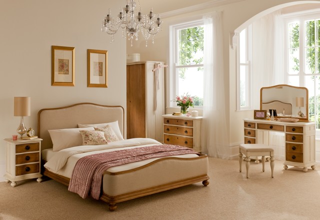 Helena French Style Furniture Klassisch Schlafzimmer London Von Crown French Furniture Houzz