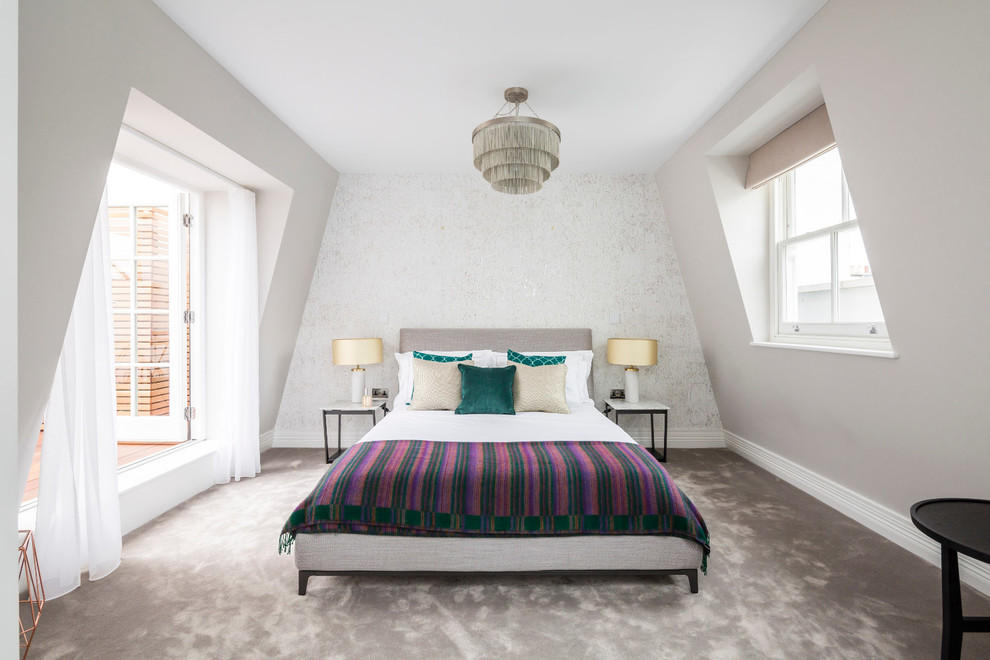 Ispirazione per una camera da letto contemporanea con pareti grigie, moquette e pavimento grigio