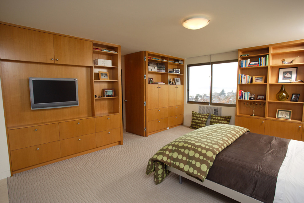 Bedroom - modern bedroom idea in Seattle