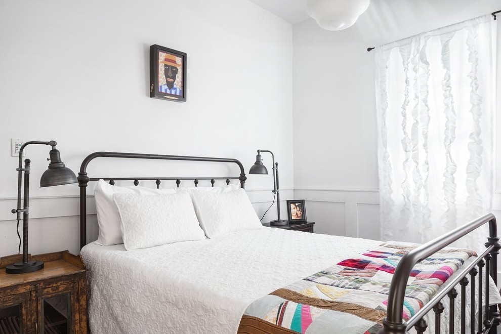 Bedroom - eclectic bedroom idea in New Orleans