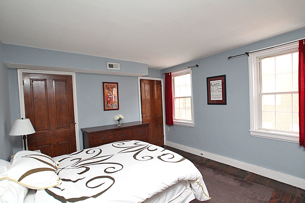 Photo of a traditional bedroom in Philadelphia.