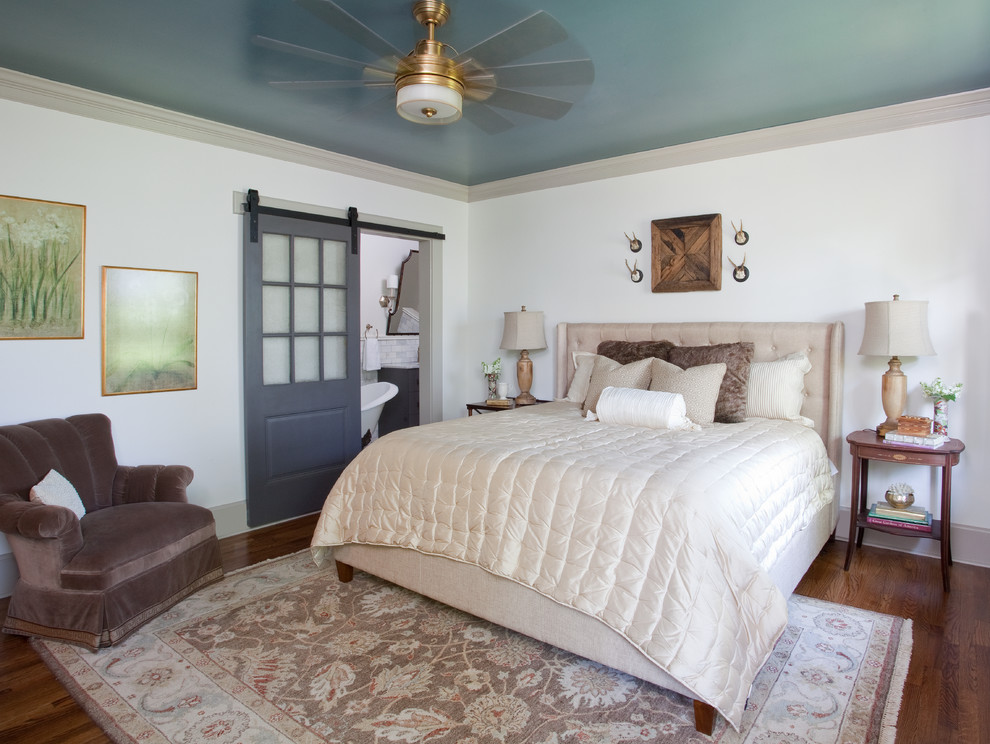 Bedroom - traditional bedroom idea in Atlanta