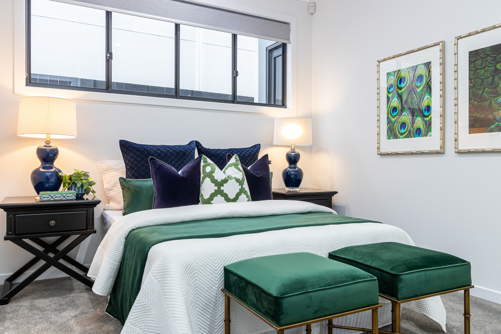 Bedroom - contemporary bedroom idea in Brisbane