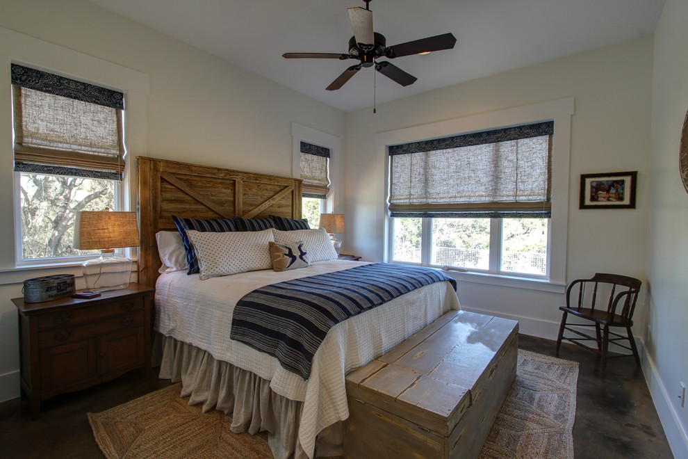 Идея дизайна: гостевая спальня среднего размера, (комната для гостей) в стиле кантри без камина