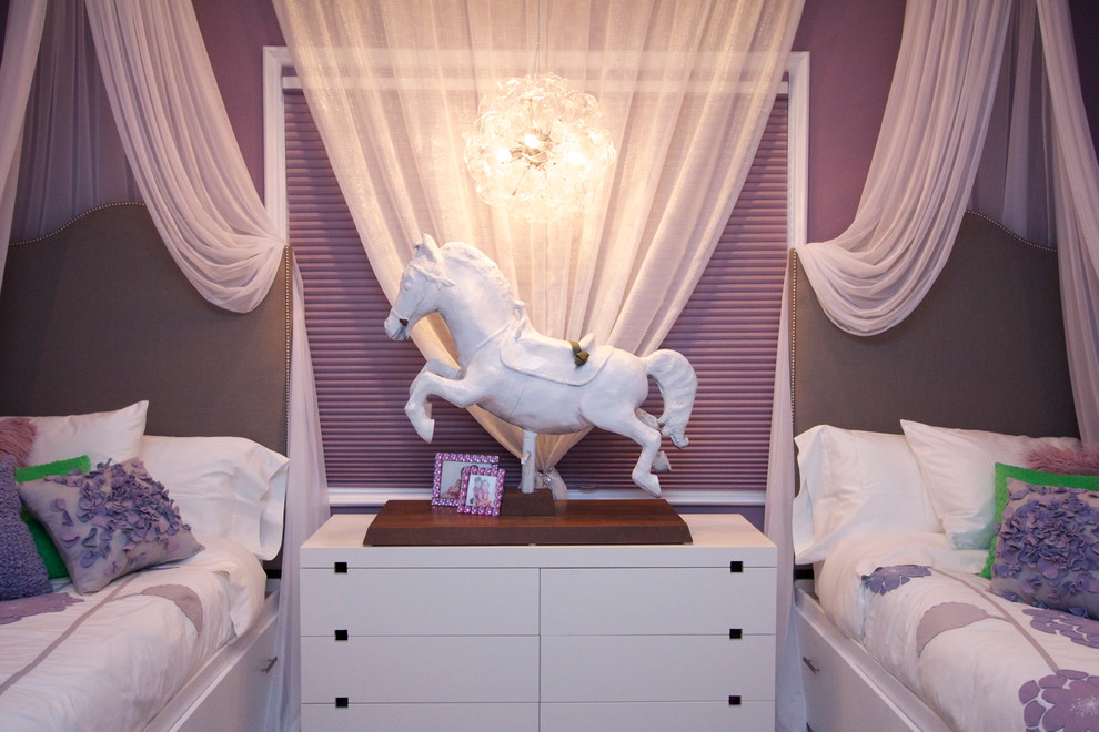サンディエゴにあるコンテンポラリースタイルのおしゃれな寝室のレイアウト