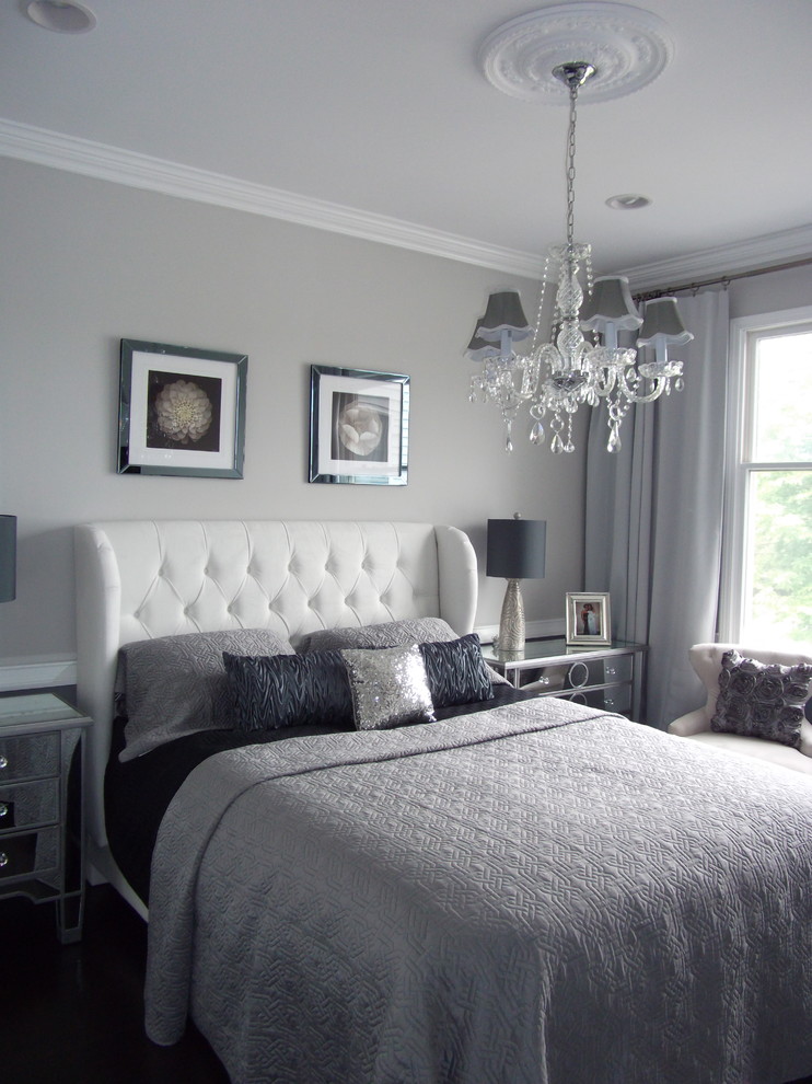 Example of a minimalist bedroom design in Newark