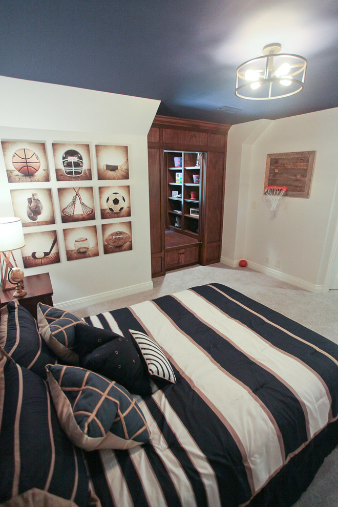 This is an example of a traditional bedroom in Louisville.