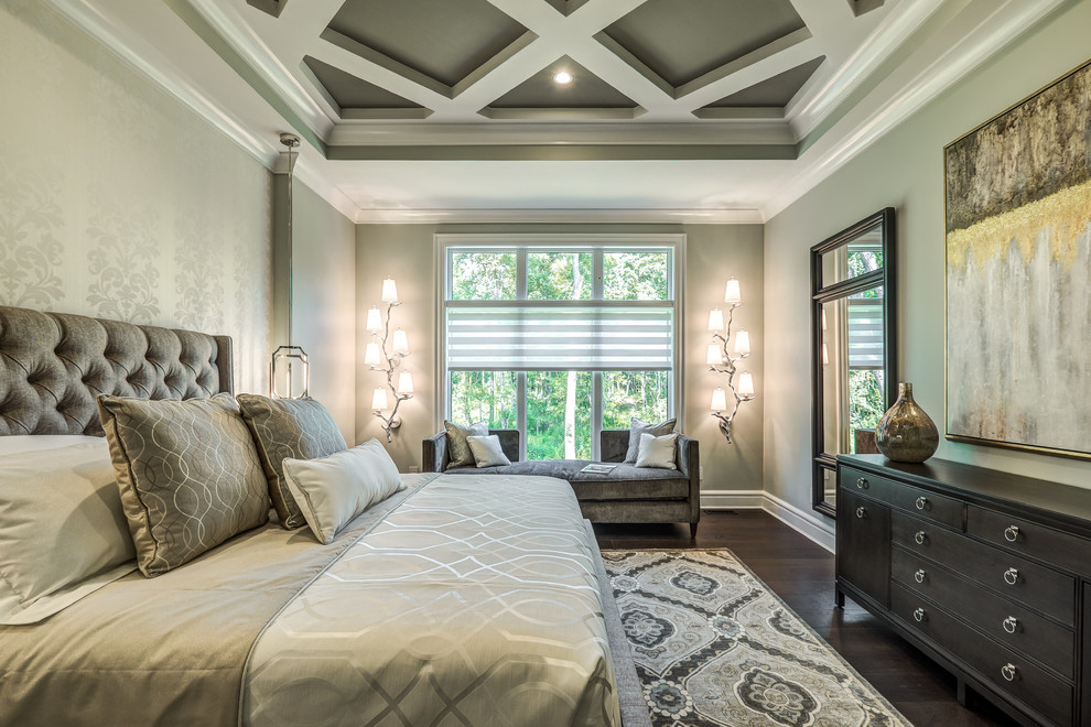 На фото: большая хозяйская спальня в стиле неоклассика (современная классика) с серыми стенами, темным паркетным полом и коричневым полом без камина