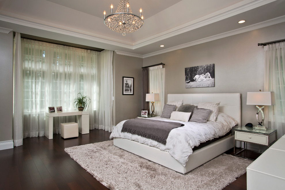 Example of a minimalist bedroom design in Boston