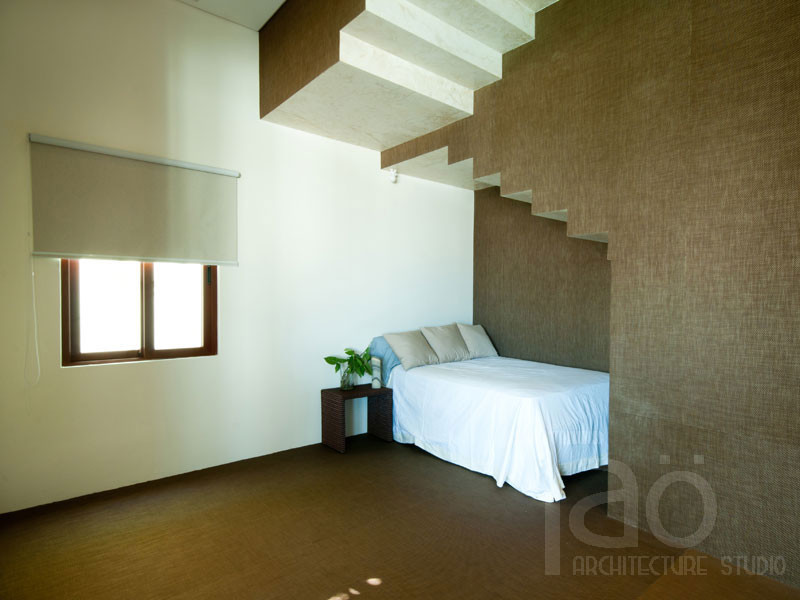 Inspiration for a modern bedroom remodel in Mexico City