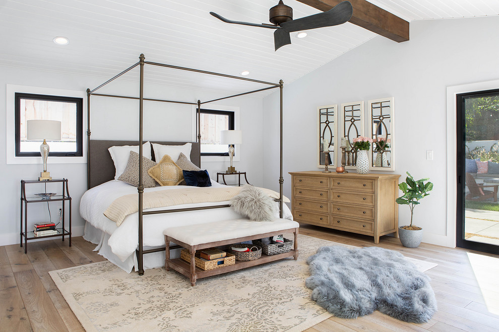 Bedroom - cottage bedroom idea