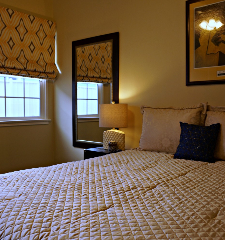 Idee per una camera degli ospiti tradizionale di medie dimensioni con pareti beige