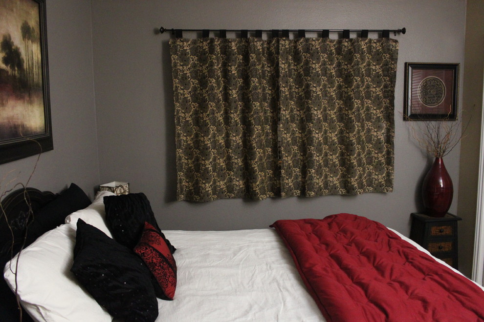 Kleines Asiatisches Gästezimmer ohne Kamin mit grauer Wandfarbe und Teppichboden in Orange County