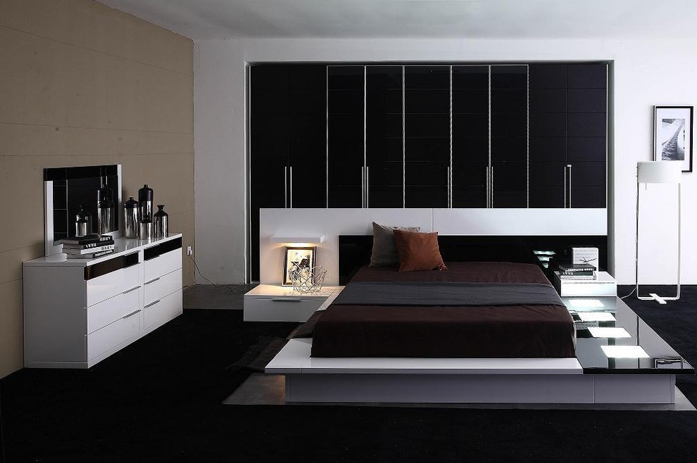 Inspiration for a contemporary bedroom remodel in Los Angeles