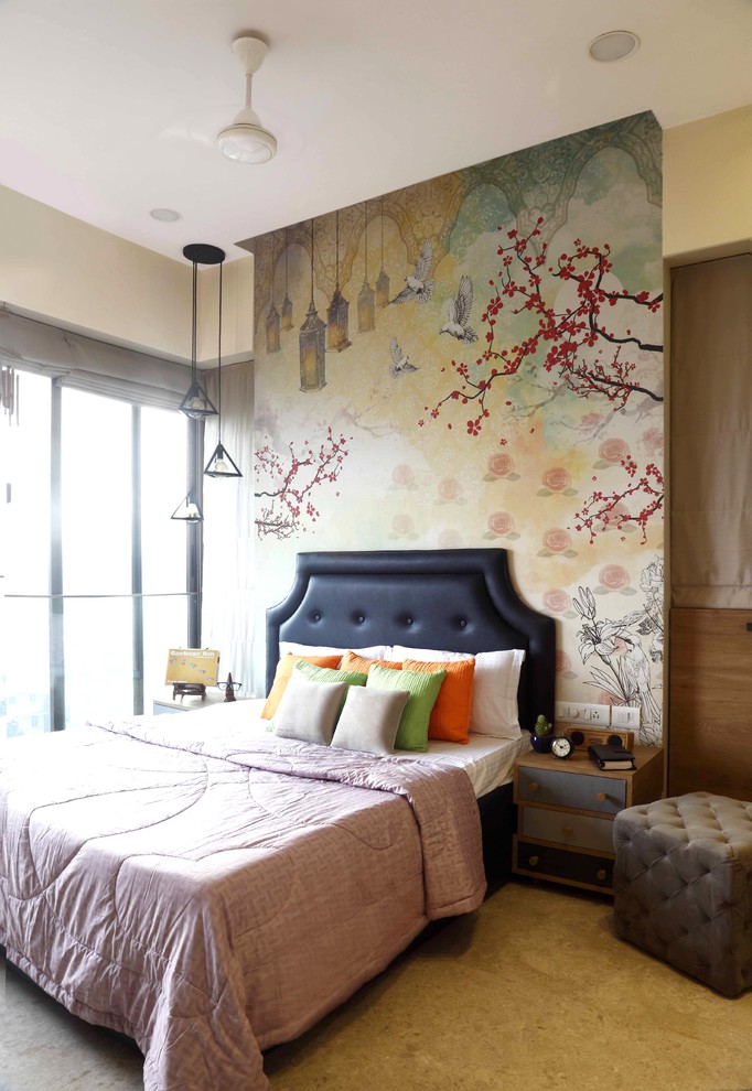 Esempio di una camera degli ospiti boho chic con pareti beige, moquette e pavimento beige