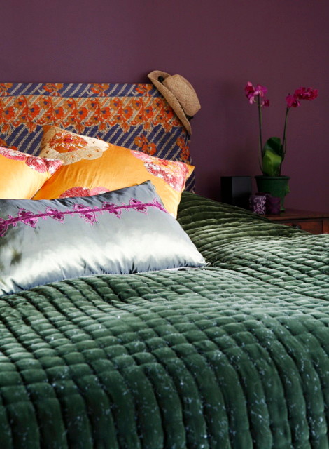 ストックホルムにある地中海スタイルのおしゃれな寝室のレイアウト