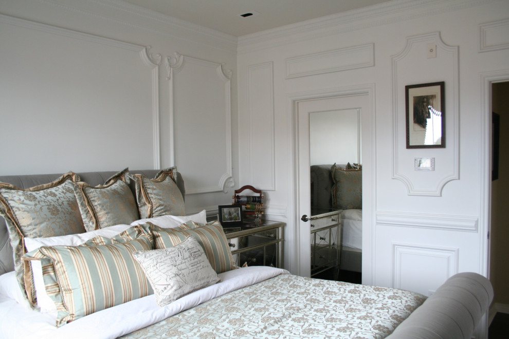 Inspiration for a timeless bedroom remodel in Orange County