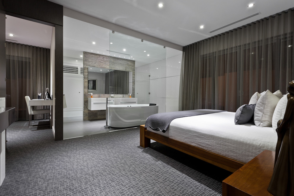 Großes Modernes Hauptschlafzimmer ohne Kamin mit Teppichboden in Perth