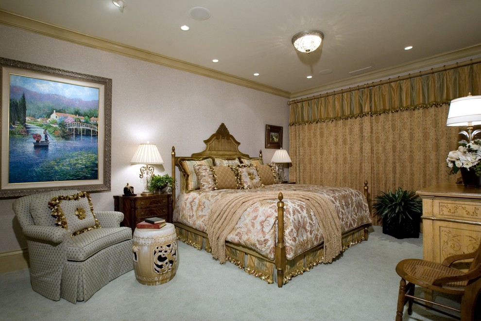 Bild på ett vintage sovrum, med grå väggar och heltäckningsmatta