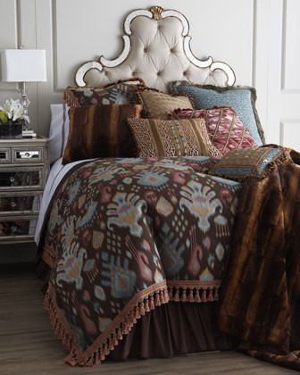 Inspiration for a traditional bedroom in Dallas.