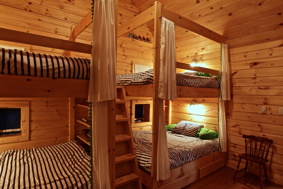 Bedroom - rustic guest bedroom idea in Toronto