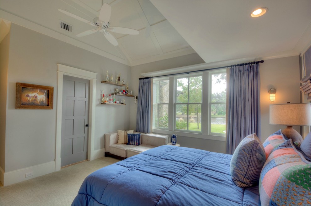 This is an example of a classic bedroom in Jacksonville.