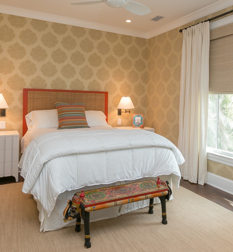Пример оригинального дизайна: спальня в морском стиле с разноцветными стенами