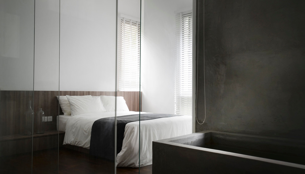 Inspiration for a modern bedroom remodel in Singapore