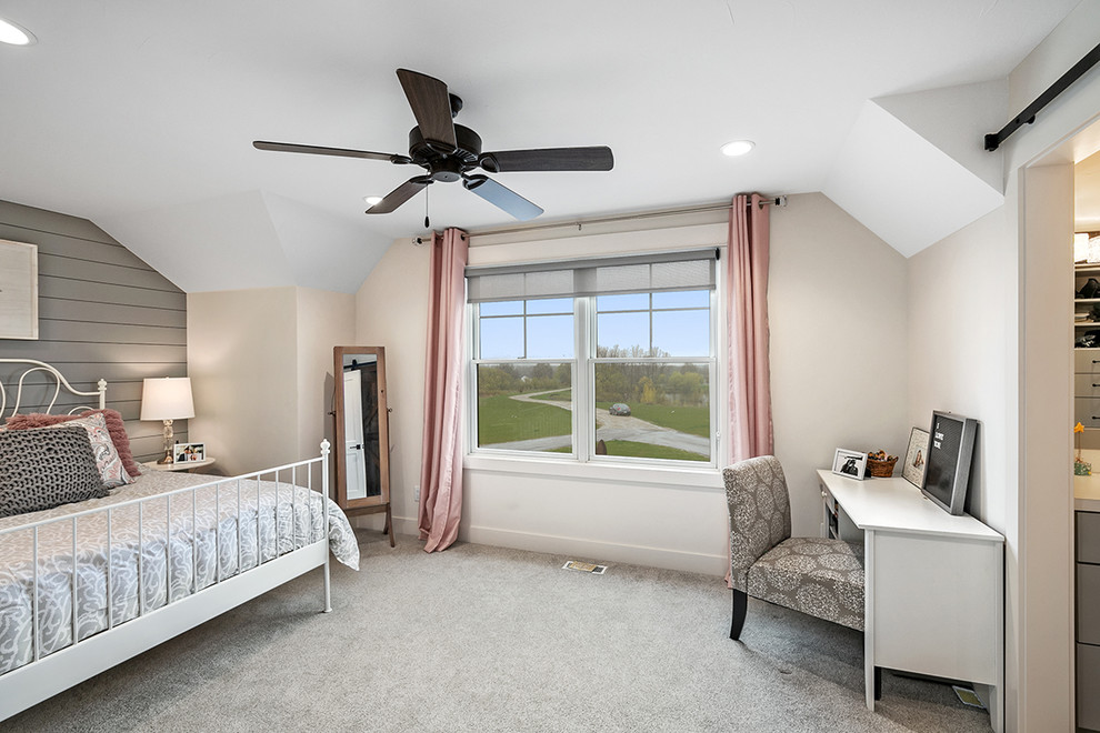 Design ideas for a farmhouse guest and grey and pink bedroom in Grand Rapids with grey walls, carpet and beige floors.