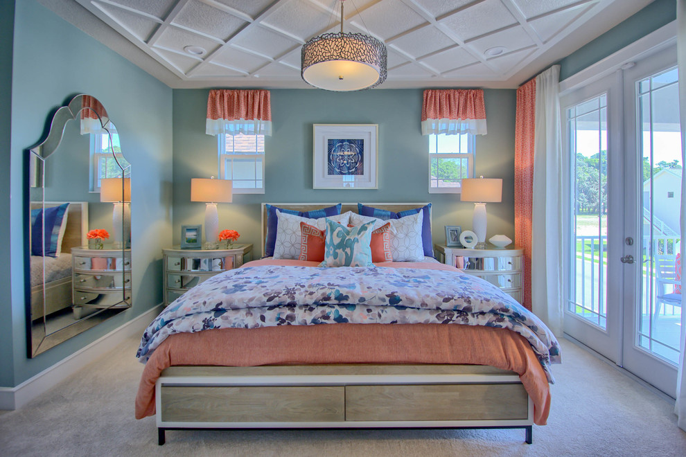 Mittelgroßes Uriges Hauptschlafzimmer ohne Kamin mit beiger Wandfarbe, Teppichboden und beigem Boden in Orlando