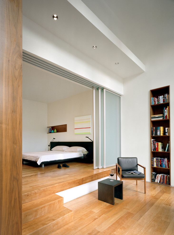 Bedroom - contemporary bedroom idea in Boston