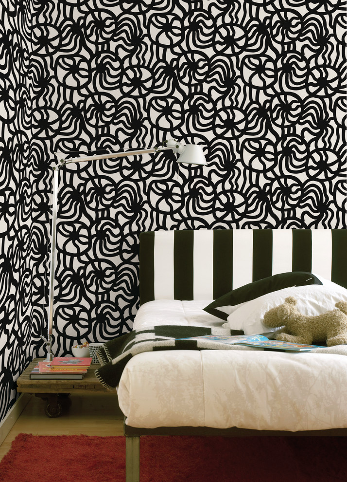 Cette image montre une chambre minimaliste avec un mur noir.