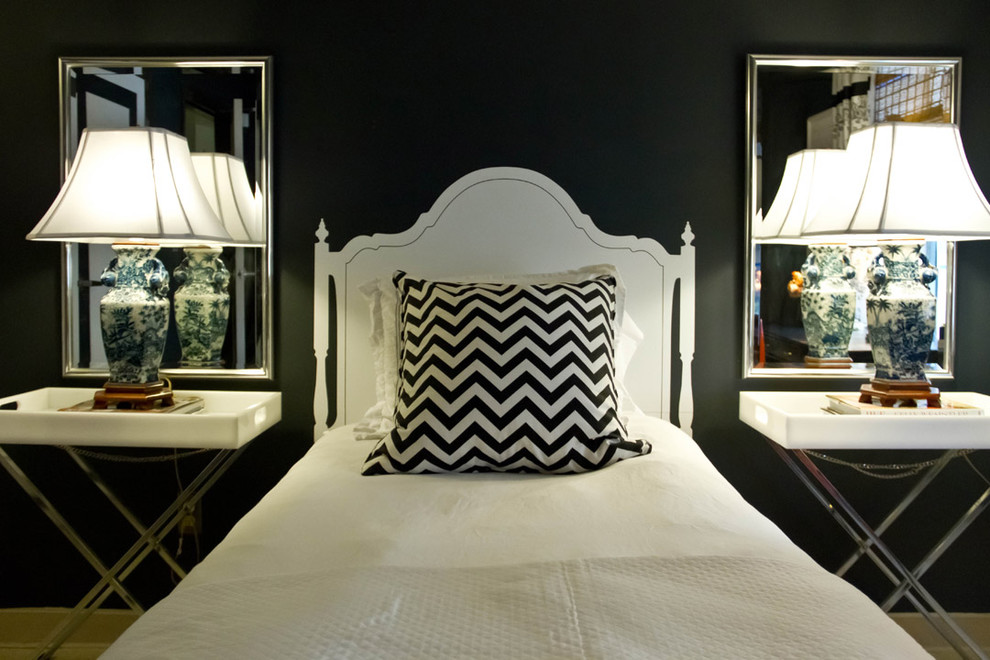 Bedroom photo in Los Angeles