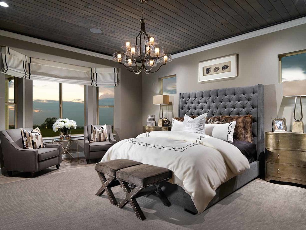 Идея дизайна: хозяйская спальня в стиле неоклассика (современная классика) с серыми стенами без камина