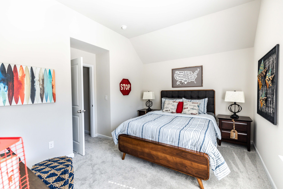 Imagen de habitación de invitados de estilo americano de tamaño medio sin chimenea con paredes beige, moqueta y suelo gris