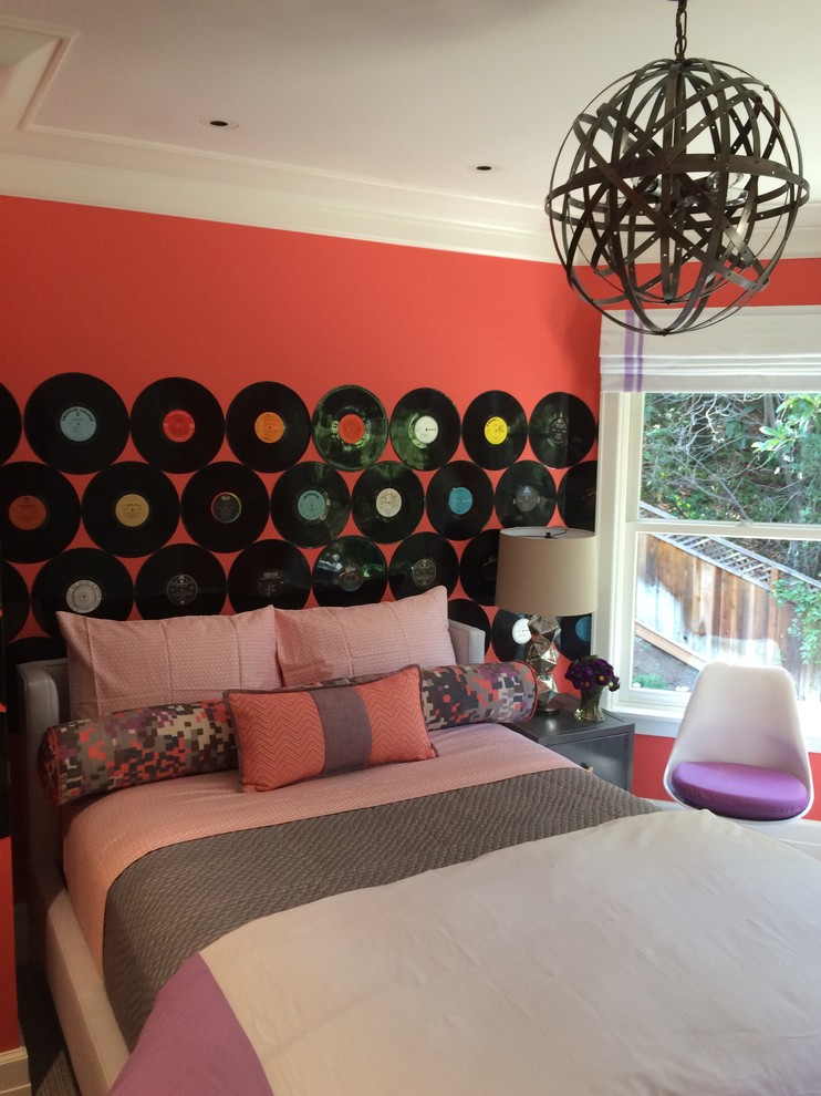 Bild på ett mellanstort eklektiskt gästrum, med rosa väggar