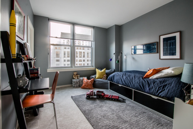 Inspiration för mellanstora moderna sovrum, med grå väggar och heltäckningsmatta